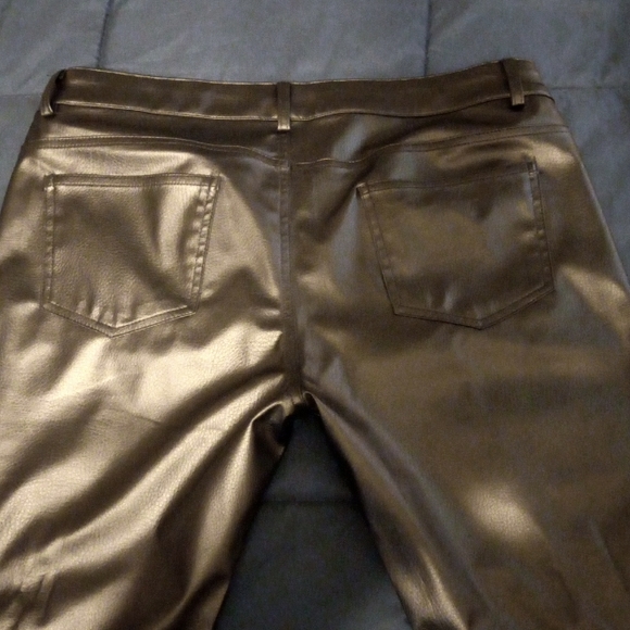 Vegan Leather pants DevilFashion - Picture 3 of 3
